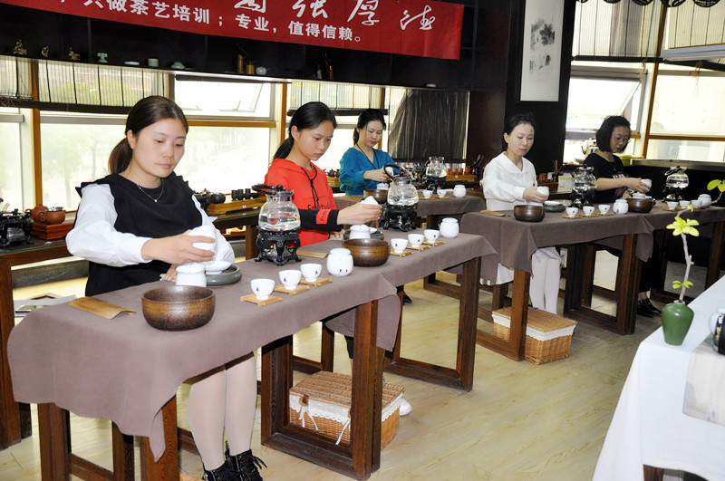 茶艺师考证“地狱难度”排行：中国十大茶艺师培训xx 机构谁家通过率最魔鬼？‌
